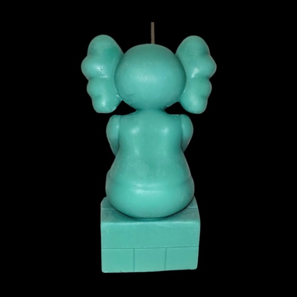 Designer Graffiti Street Art Custom Hand Poured Kaws Candle - Picture 2 of 16
